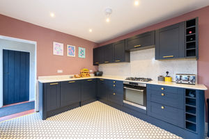 Kitchen- click for photo gallery